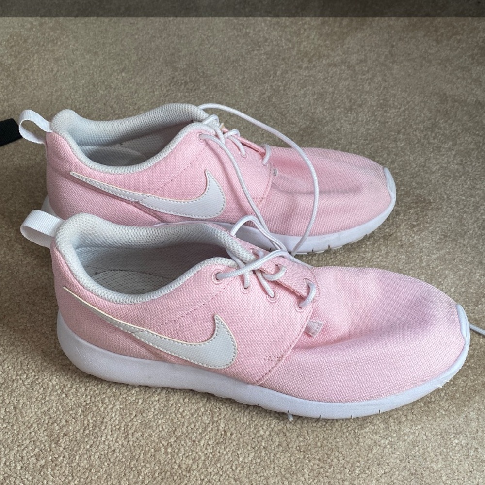 Pink Nike Roshe